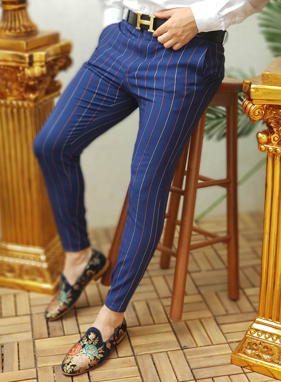 Pantaloni slim fit, bleumarin cu dungi, elastici si conici - pn311