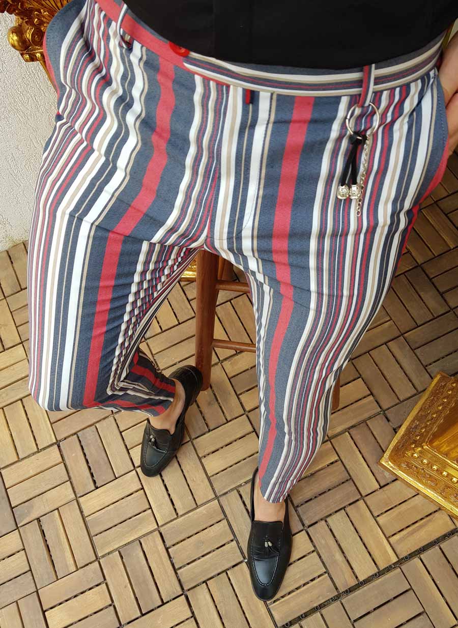 Pantaloni de bărbați, Slim Fit, in dungi cu accesoriu, conici - PN321