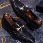 Scarpe da uomo / Mocassini, verniciati con motivo e dettaglio - P1223
