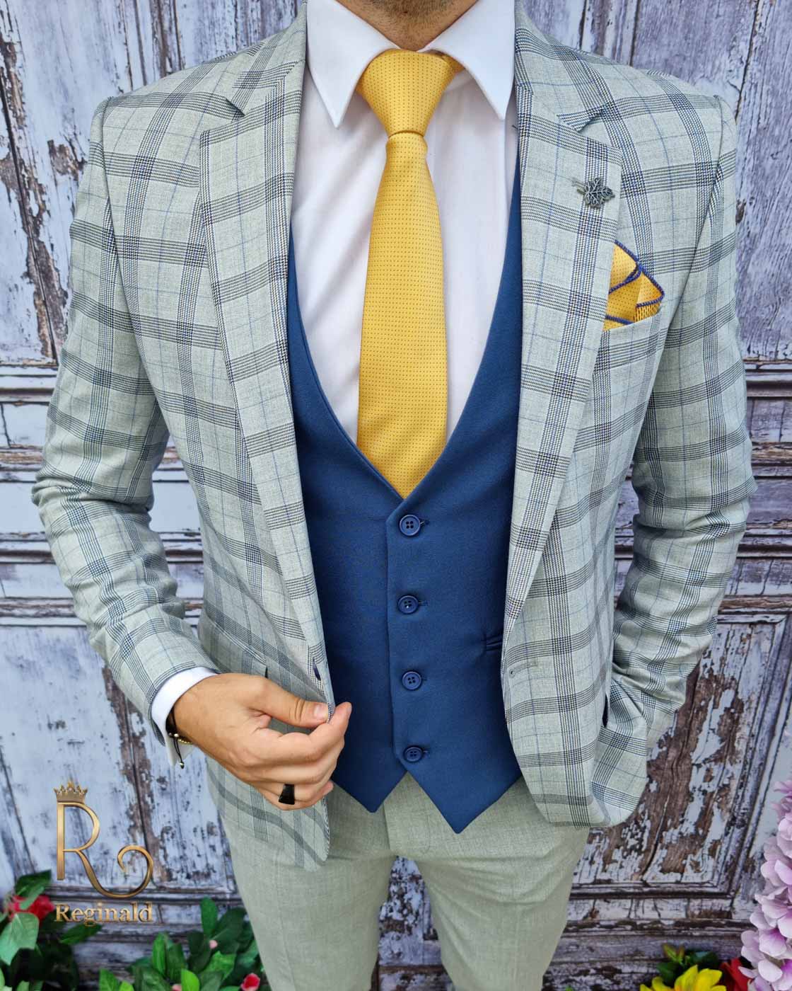 Costum elegant de barbati Sacou gri in carouri, Vesta albastra si Pantalon slim-fit- C2045