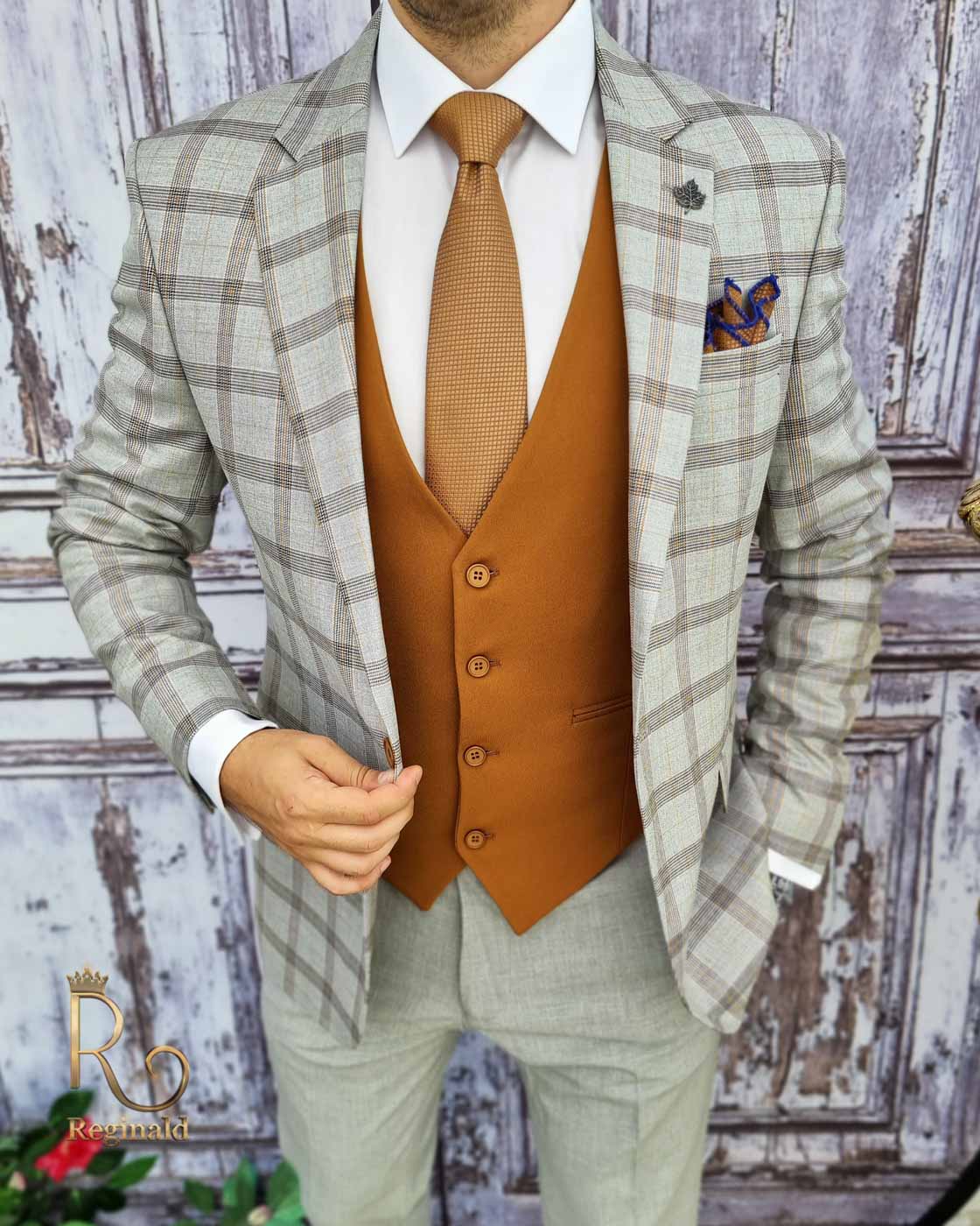 Costum barbati gri, cu vesta maro : Sacou, Vesta si Pantalon - C2550