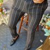 Pantaloni eleganți de bărbați, Slim Fit, Conici, Gri închis in dungi - PN537