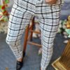 Pantaloni de barbati albi in carouri, croiala slim-fit, elastici si conici  - PN505