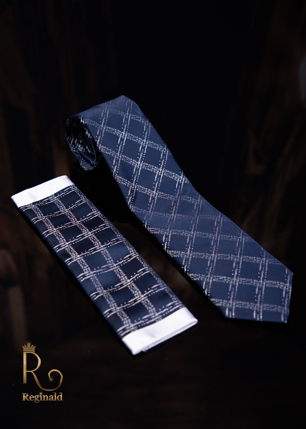 Cravata cu batista, bleumarin carouri albe - CV538