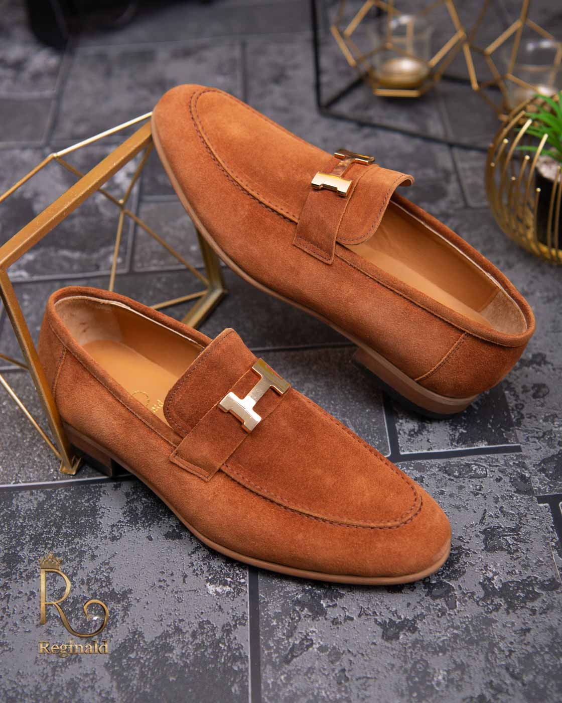 Pantofi Loafers de barbati din piele naturala intoarsa, maro, accesoriu auriu - P1378