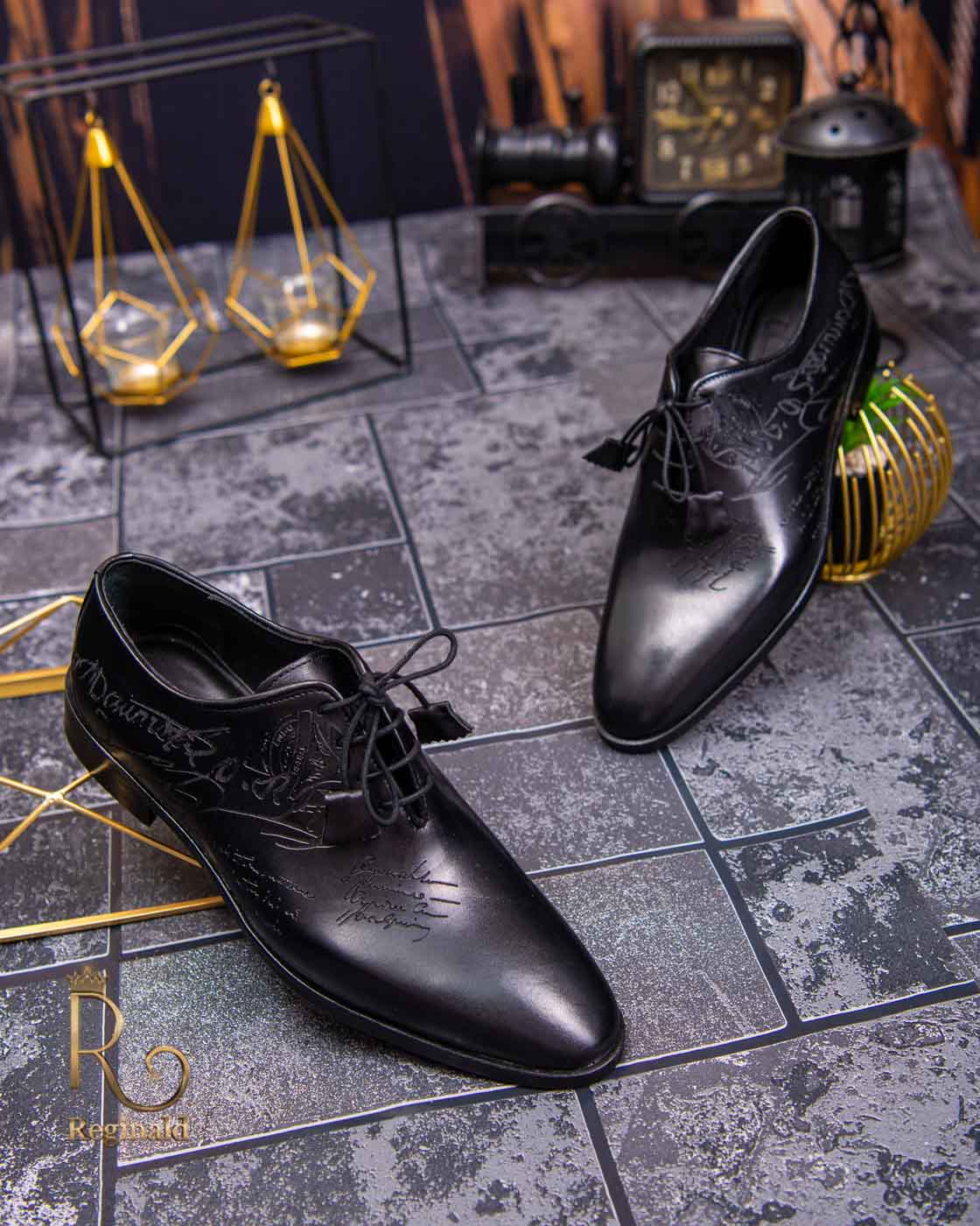 Pantofi eleganți de bărbați din piele naturala, Negri gravati - P1490