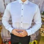 Chemise pour homme, coupe slim, blanche à motifs et boutons noirs - CR32