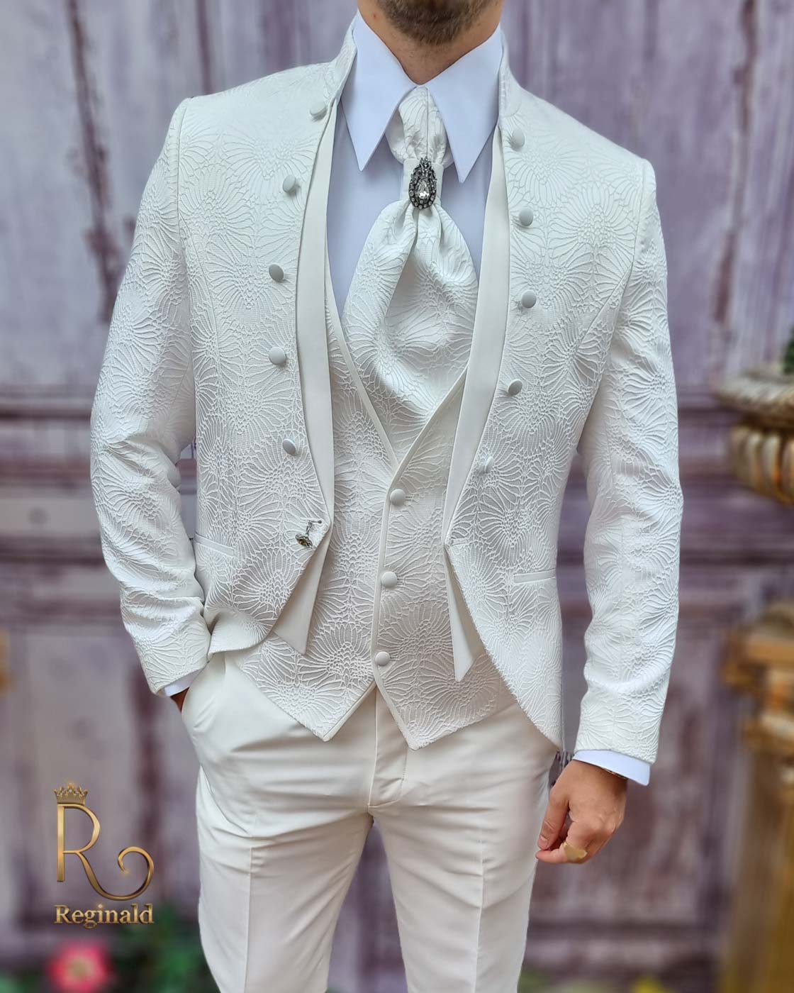 Costum alb de ceremonie, Slim Fit, Sacou, Vesta, Pantalon si Cravata - C3674