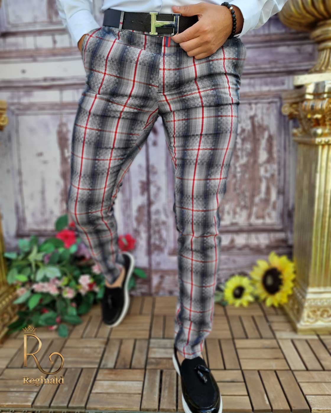 Pantaloni eleganți de bărbați, Gri in carouri rosii, Slim Fit si Conici - PN669