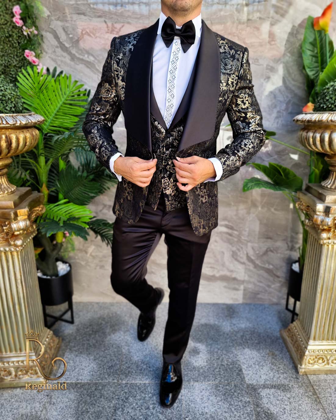 Costum de ceremonie, brodat auriu,Sacou, Vesta, Pantalon si Cravata - C3812