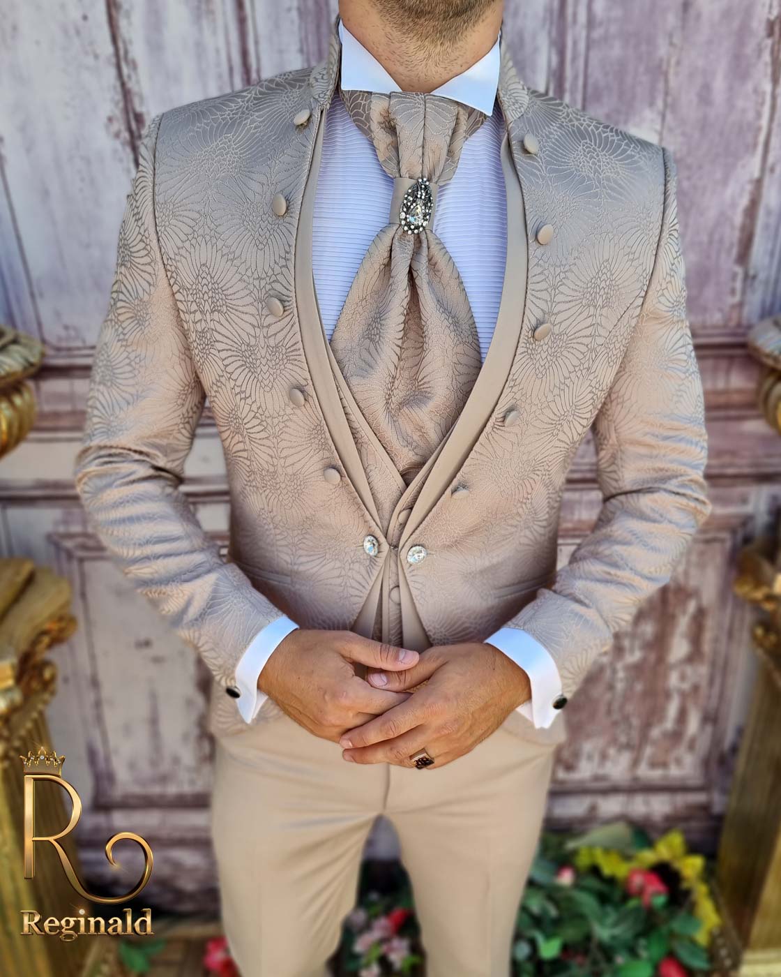 Costum de ceremonie, bej brodat, Sacou, Vesta, Pantalon si Cravata - C3817 - imagine 2