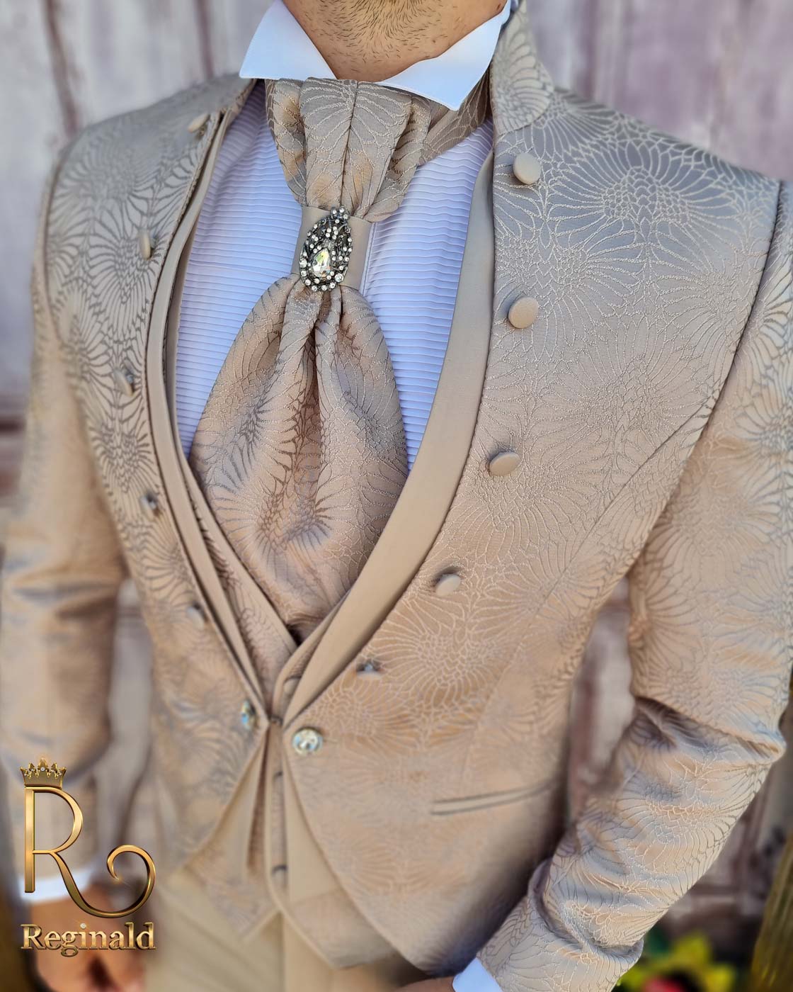 Costum de ceremonie, bej brodat, Sacou, Vesta, Pantalon si Cravata - C3817 - imagine 3