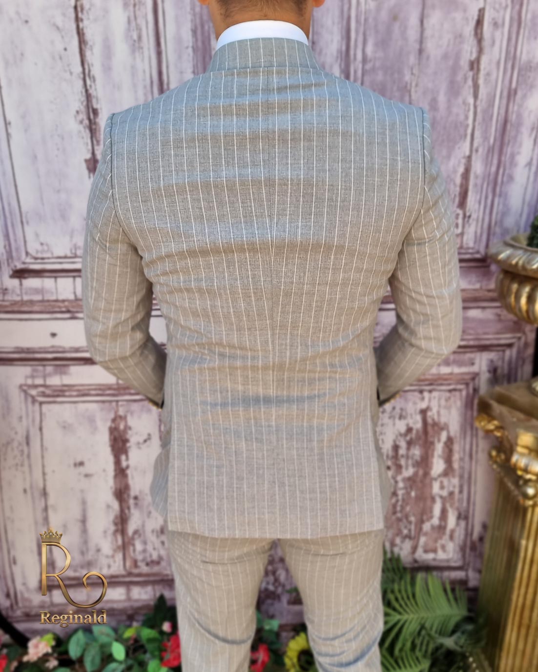 Costum de bărbați, Gri cu dungi albe, Sacou cu butoni aurii si Pantalon - C3858 - imagine 5