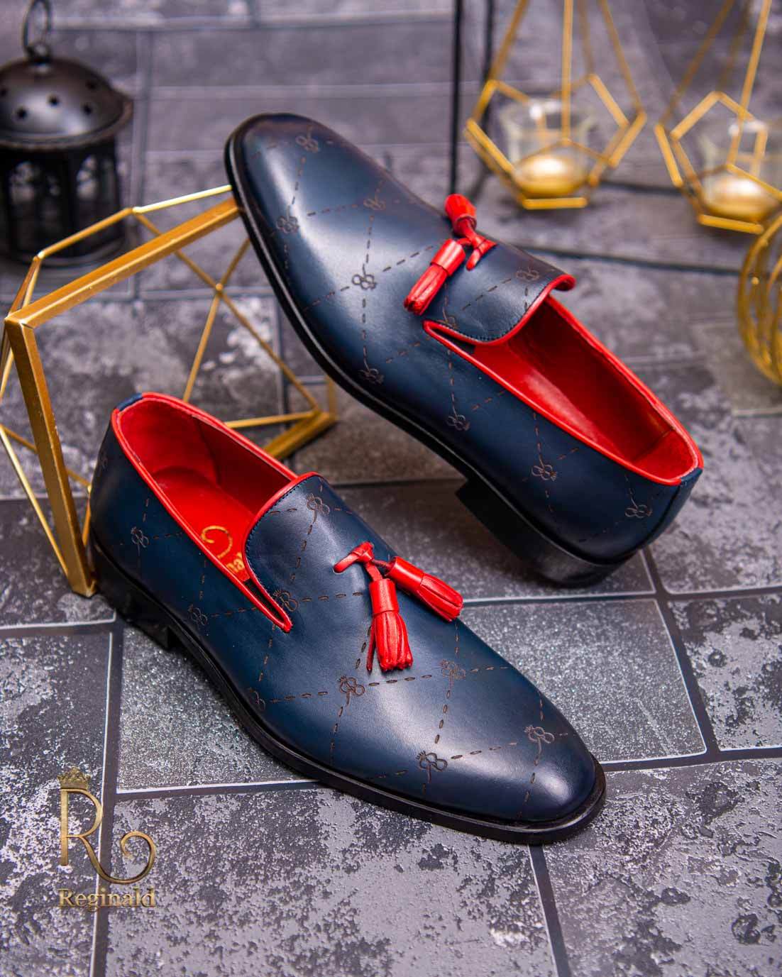 Pantofi Loafers de bărbați din piele naturala, Albastru gravat cu ciucuri roșii - P1558