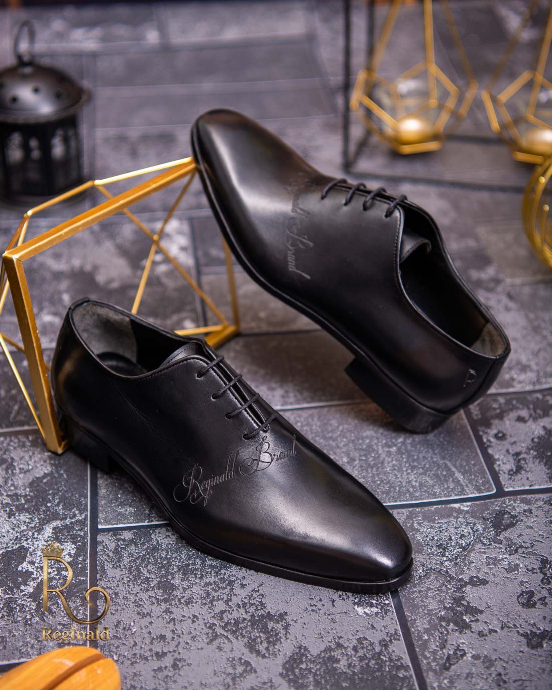 Pantofi eleganți de bărbați din piele naturala, Negru gravat - P1545