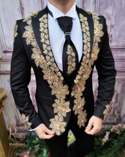 costum mirea nas cantaret cu pietre si model auriu cusut