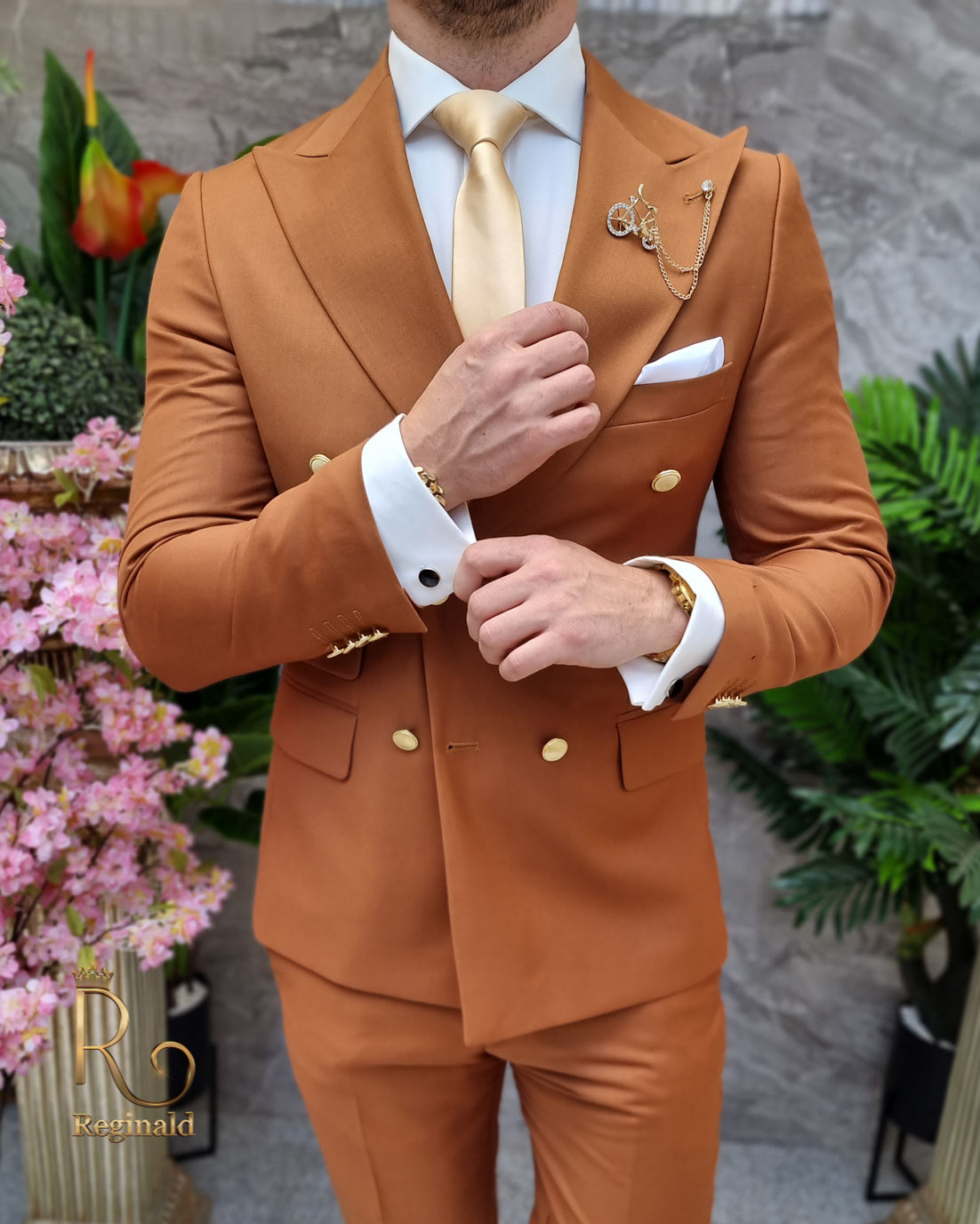 Costum de barbati elegant caramiziu cu butoni aurii: Sacou si Pantalon - C4091