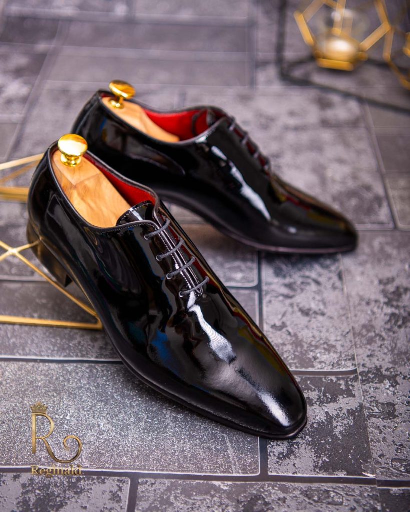 Pantofi cu siret barbatesti, negri lacuiti, one cut - P1714