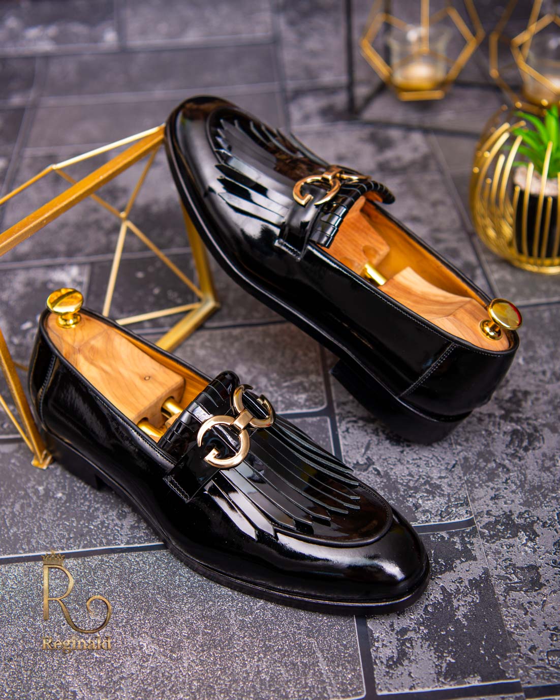 Pantofi Loafers de barbati negri lacuiti, din piele naturala Reginald - P1342