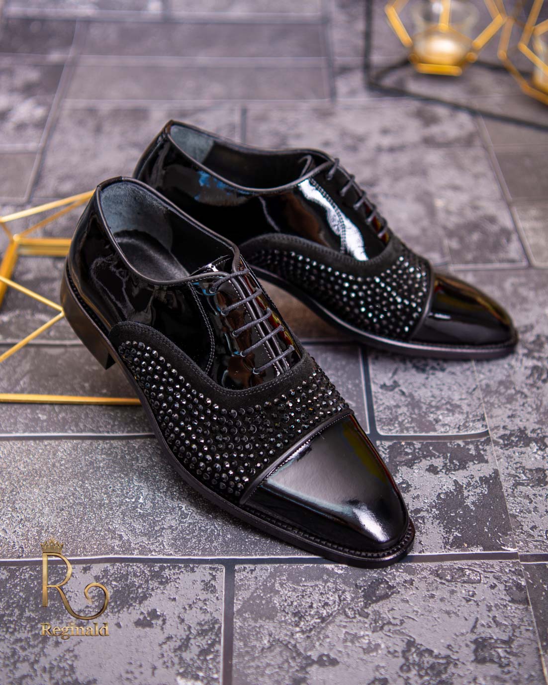 Pantofi eleganti barbatesti, negri lacuiti, piele naturala- P1749