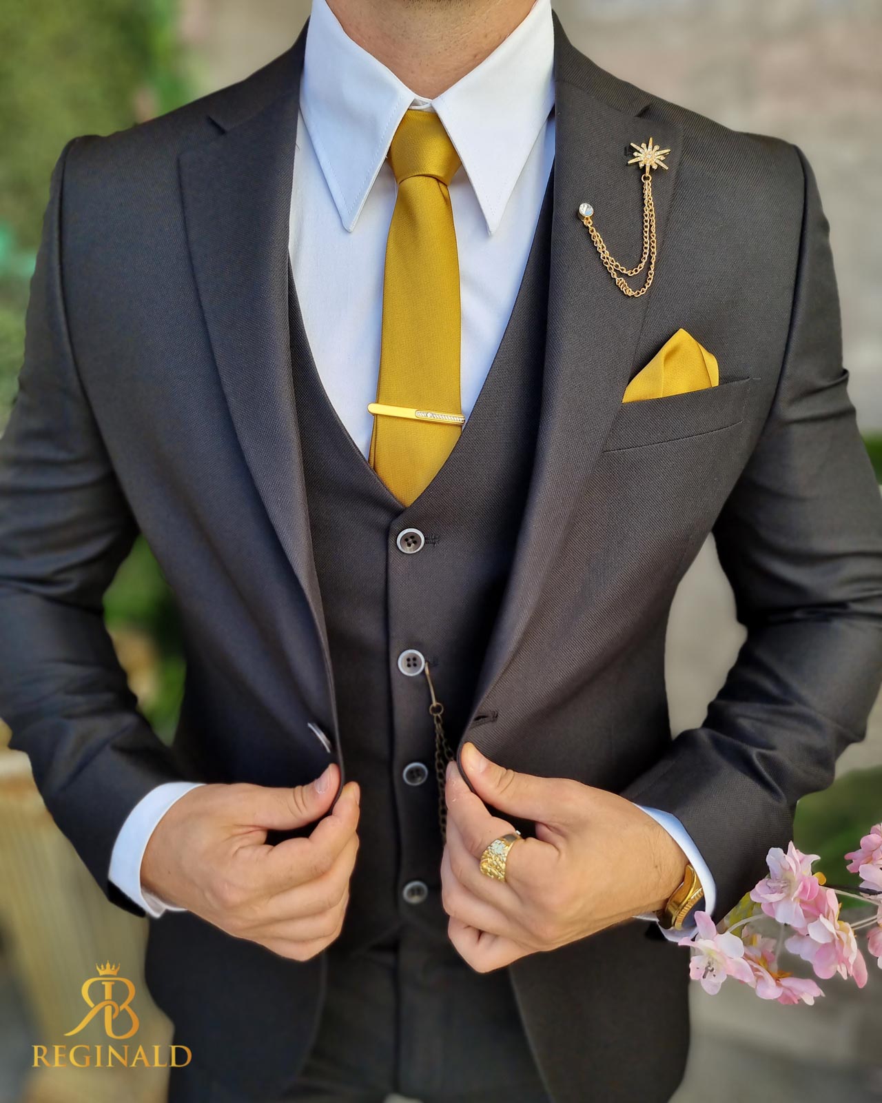 Cravata de barbati aurie, cu model - CV890