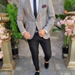Outfit da 5 pezzi: giacca, pantaloni, camicia, cintura, cravatta - TN034