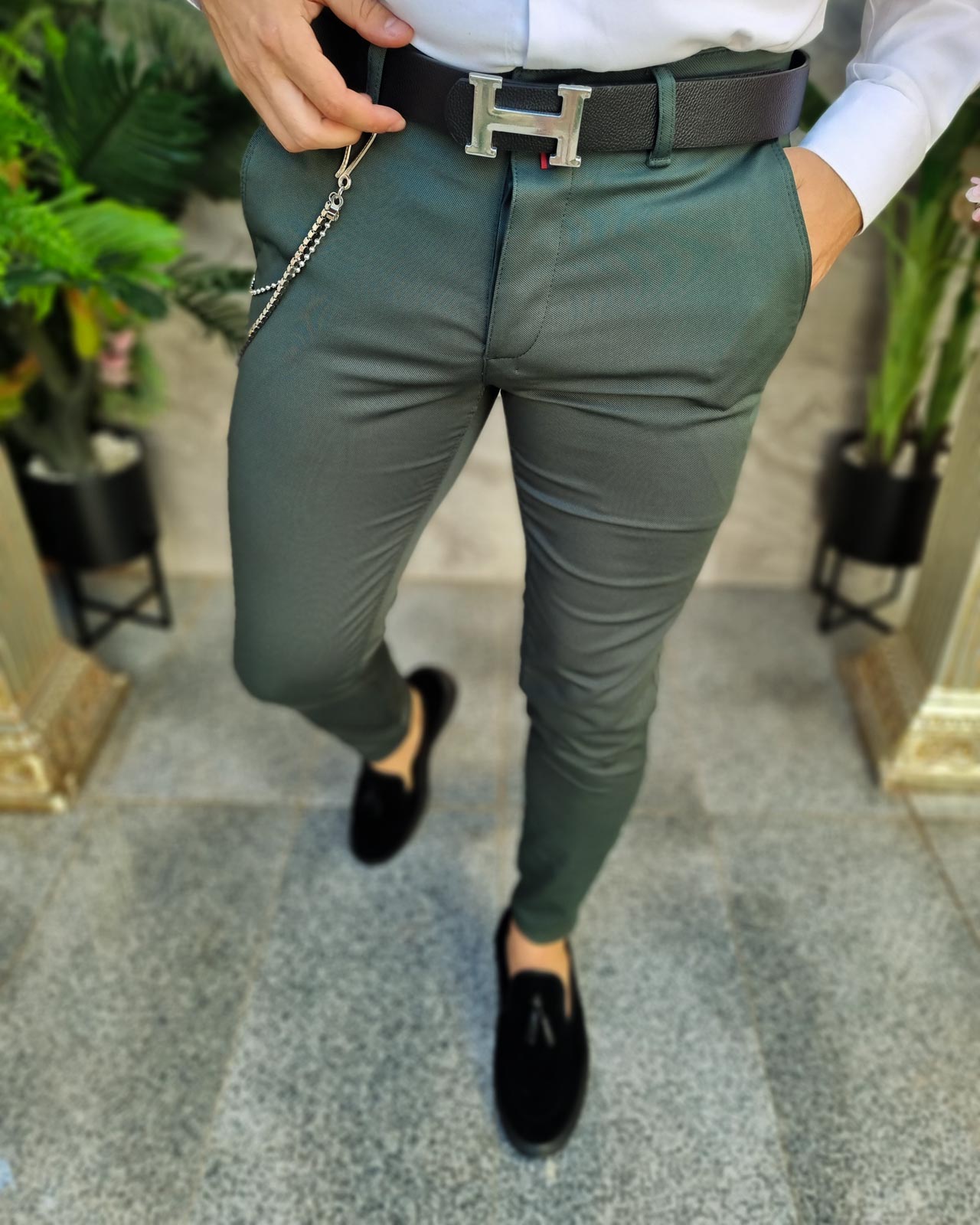 Pantaloni verzi, cu lant, croiala conica - PN759