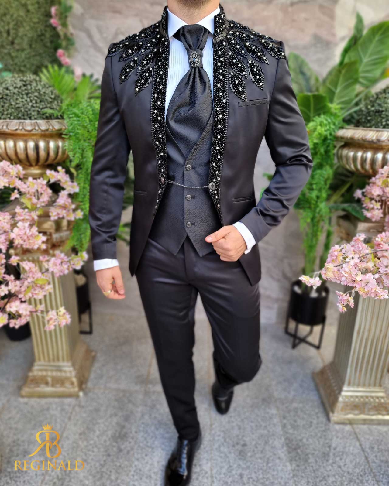 Costum negru cu pietre stralucitoare, set: 4 piese pentru NAS/MIRE/ARTISTI - C4399