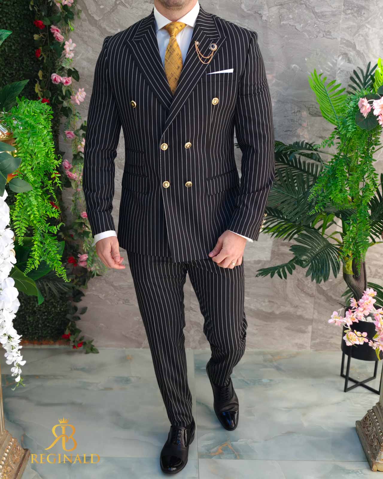 Costum elegant de bărbați, Negru in dungi cu butoni aurii, Sacou si Pantalon - C4740