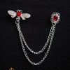 Lanț metalic pentru sacou, Argintiu cu piatra rosie- LT398