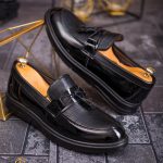 Mocasines informales para hombre, negros lacados, suela alta ultraligera – AD664
