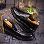 Mocasini de barbati casual, negri lăcuiti, talpa inalta ultra-usoara – AD666