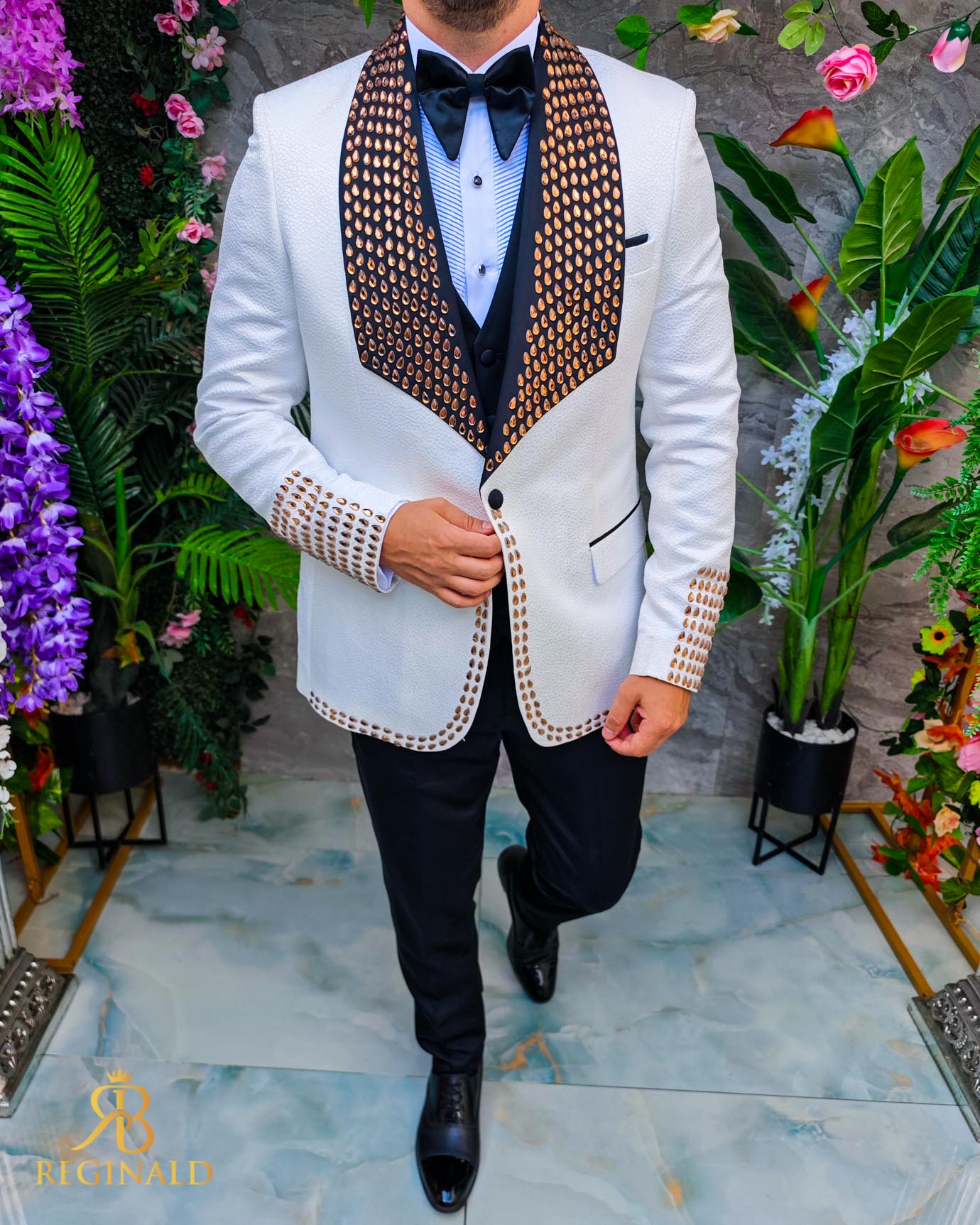 Costum ceremonie cu pietre stralucitoare 4 piese - C5075