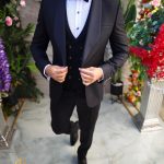 Traje negro y azul marino para NAS/MIRE, chaqueta, chaleco, pantalones y pajarita - C5093