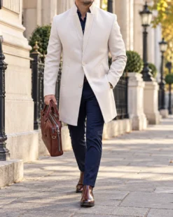 Cappotto da uomo, Slim Fit, color crema con bottoni - PT444