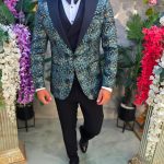 Traje de gala para hombre. Conjunto: chaqueta, chaleco, pantalón y pajarita - C5282