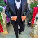 Traje de gala para hombre. Conjunto: chaqueta, chaleco, pantalón y pajarita - C5286