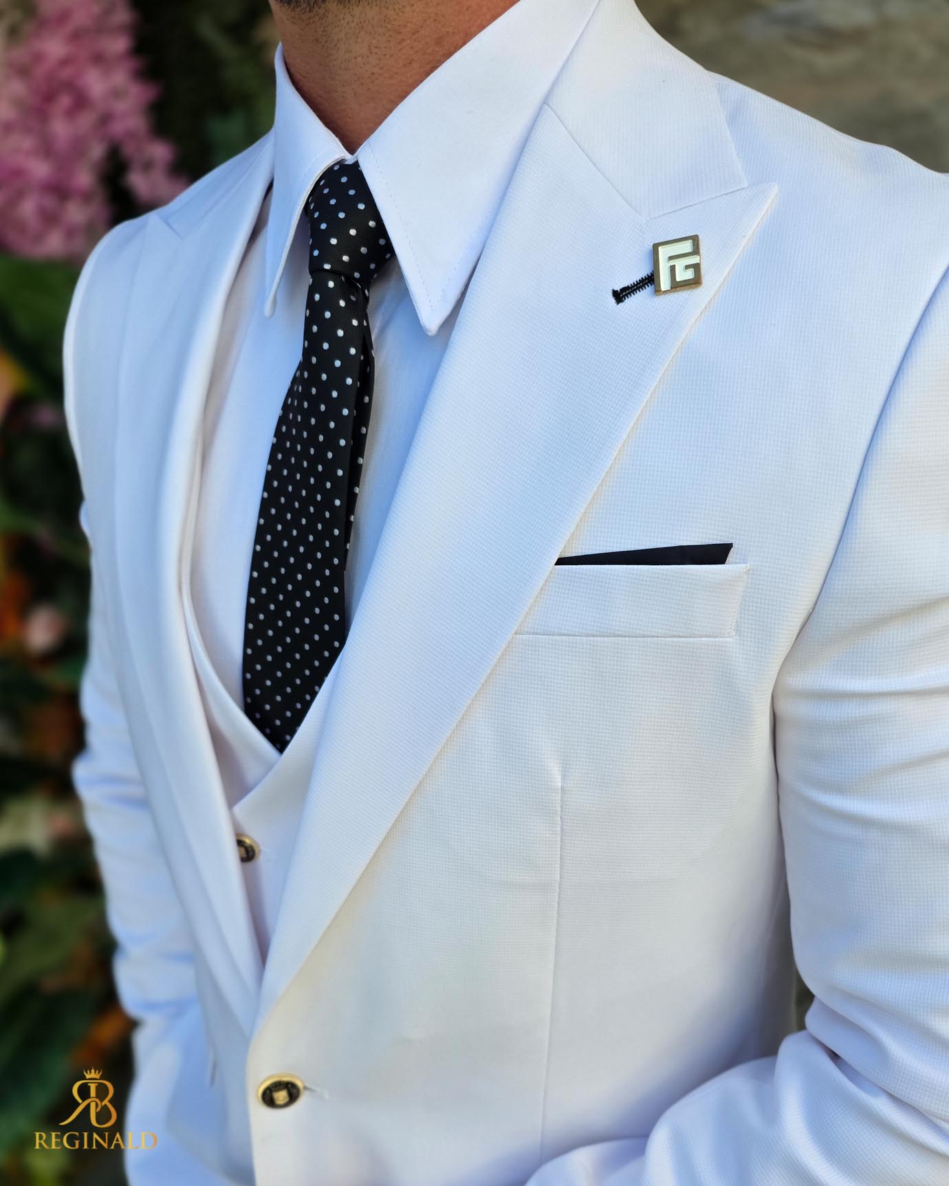 Costum de bărbați, alb cu nasturi aurii : Sacou, Vesta si Pantalon - C5304 - imagine 4