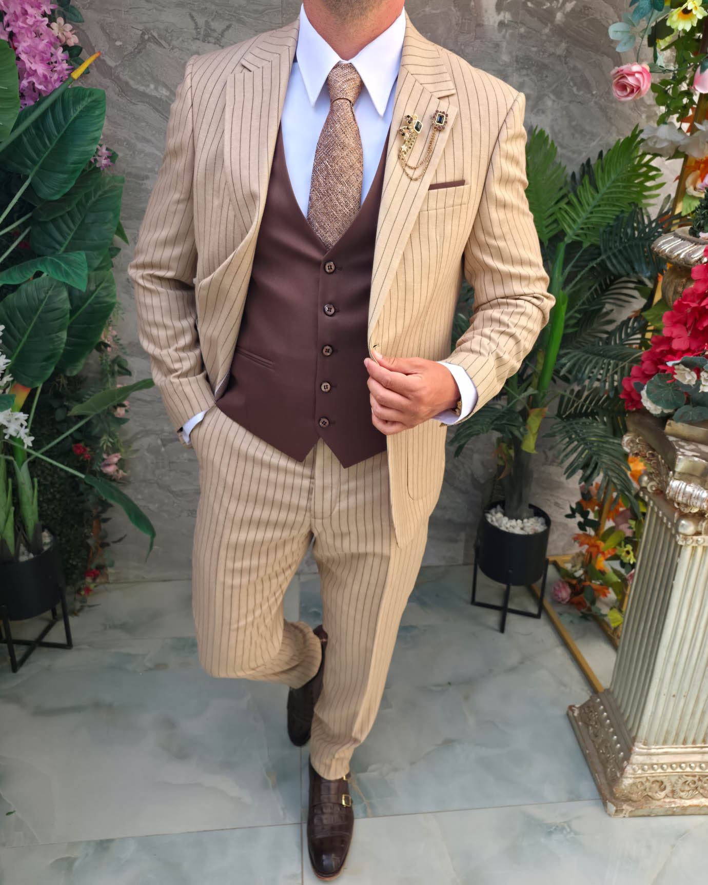 Costum bărbătesc Slim Fit 3 Piese – crem + vestă maro - C5330 - imagine 3