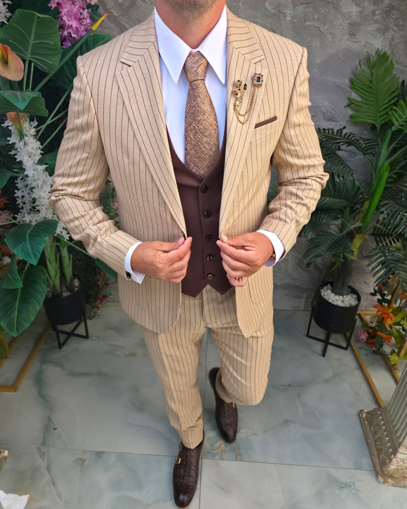 Costum bărbătesc Slim Fit 3 Piese – crem + vestă maro - C5330 - imagine 2