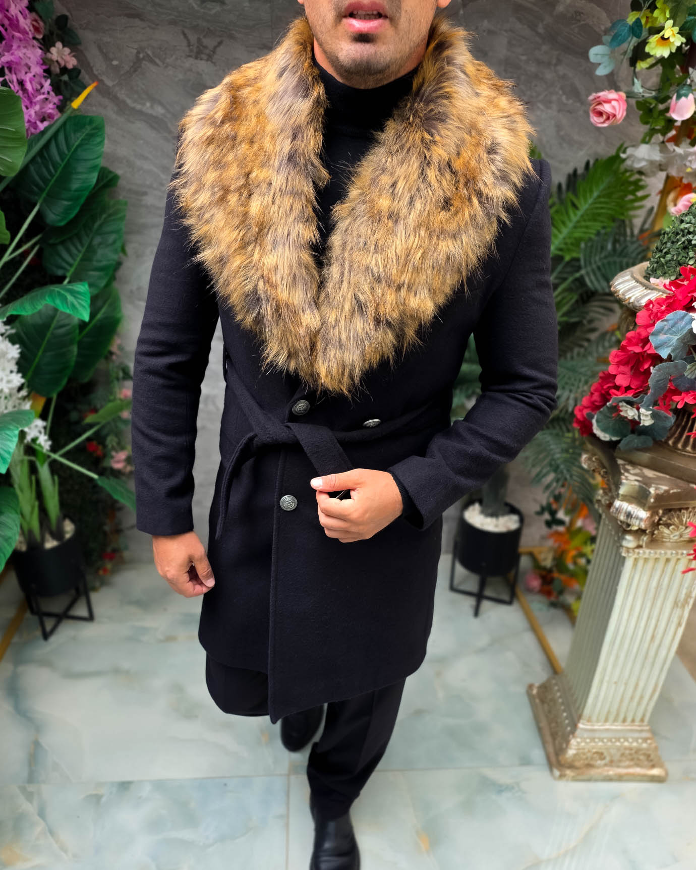 Palton lung bărbătesc negru cu guler din blană maro - PT511 - imagine 4