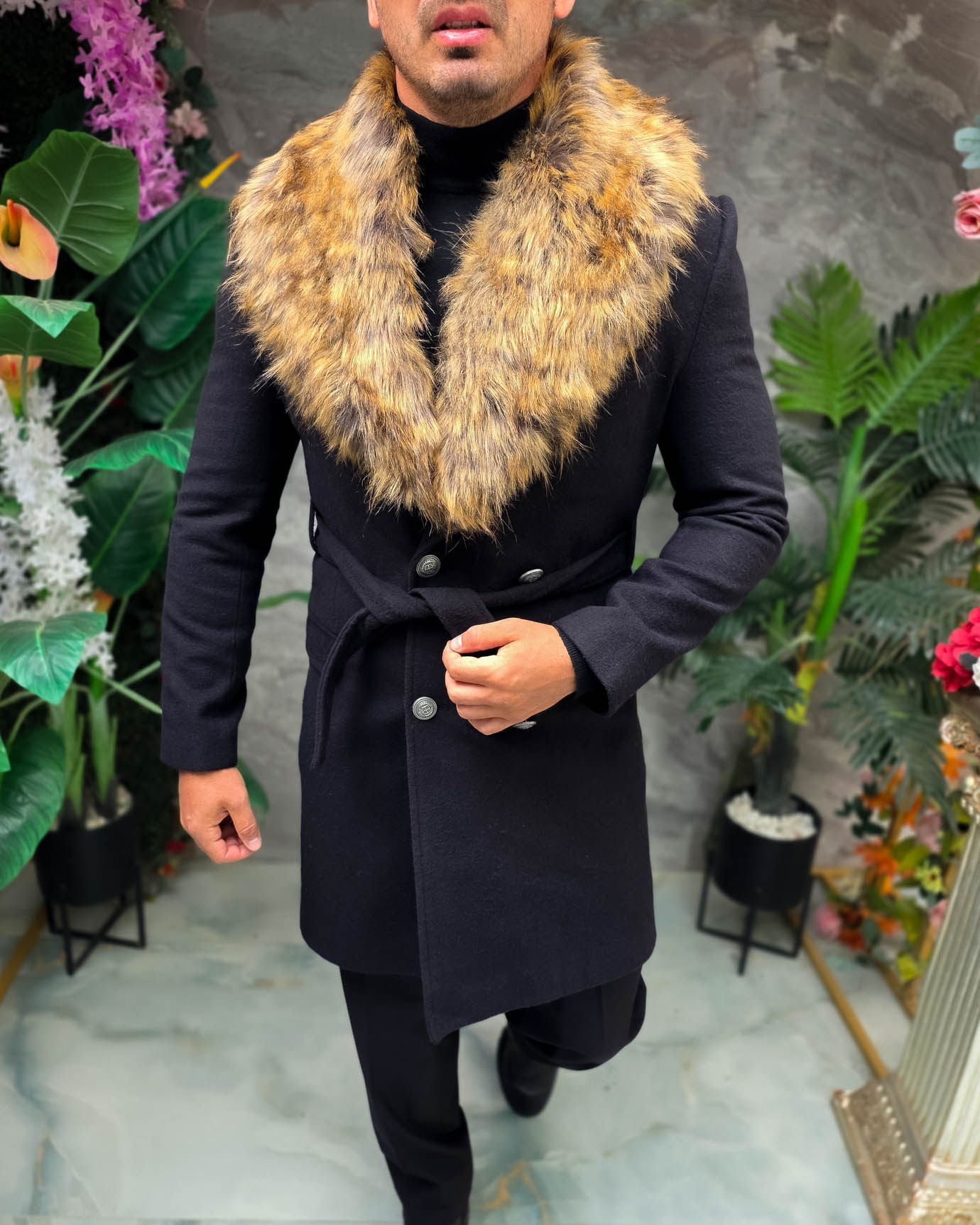 Palton lung bărbătesc negru cu guler din blană maro - PT511 - imagine 5