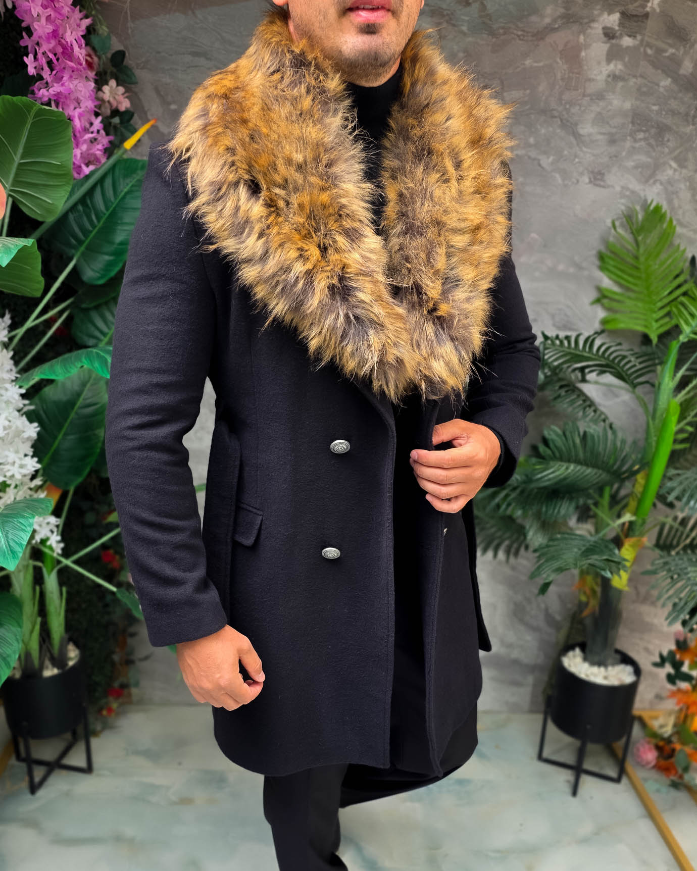 Palton lung bărbătesc negru cu guler din blană maro - PT511 - imagine 2