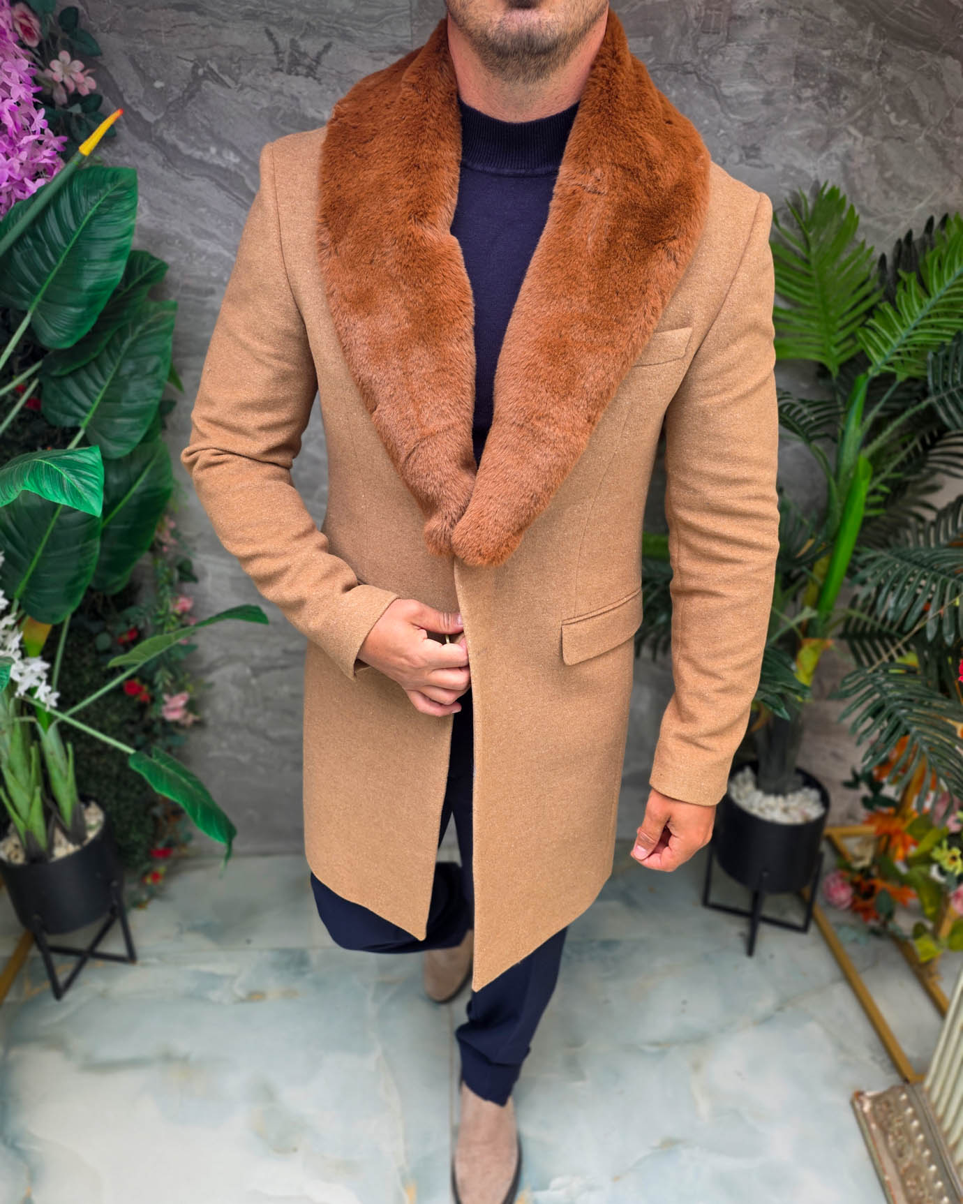 Palton de bărbați slim-fit cu blana la guler - culoare camel - PT505 - imagine 3