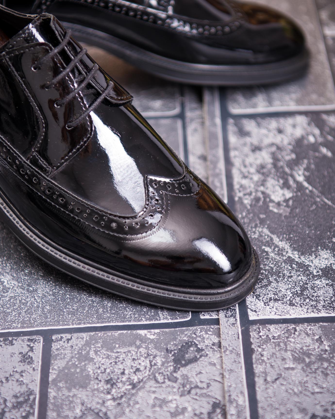 Pantofi bărbătești eleganți Oxford Brogue – lacuit negru - P1914 - imagine 4