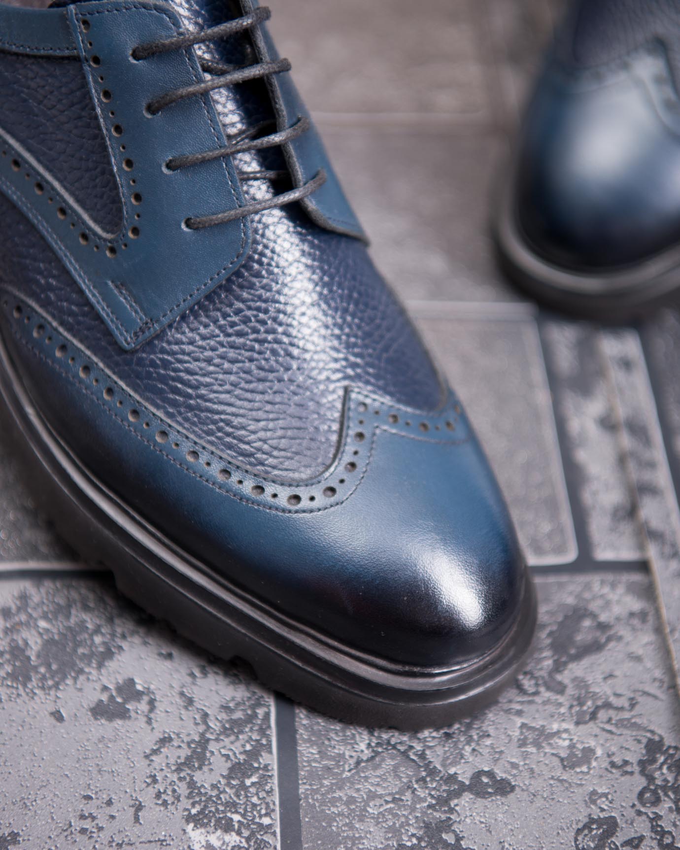 Pantofi bărbătești din piele naturală – Bleumarin cu detalii brogue - P1906 - imagine 4