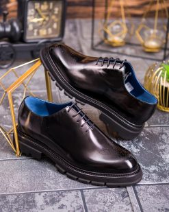 Pantofi de barbati, negri, din piele naturala cu talpa înalta, cu model- P1898