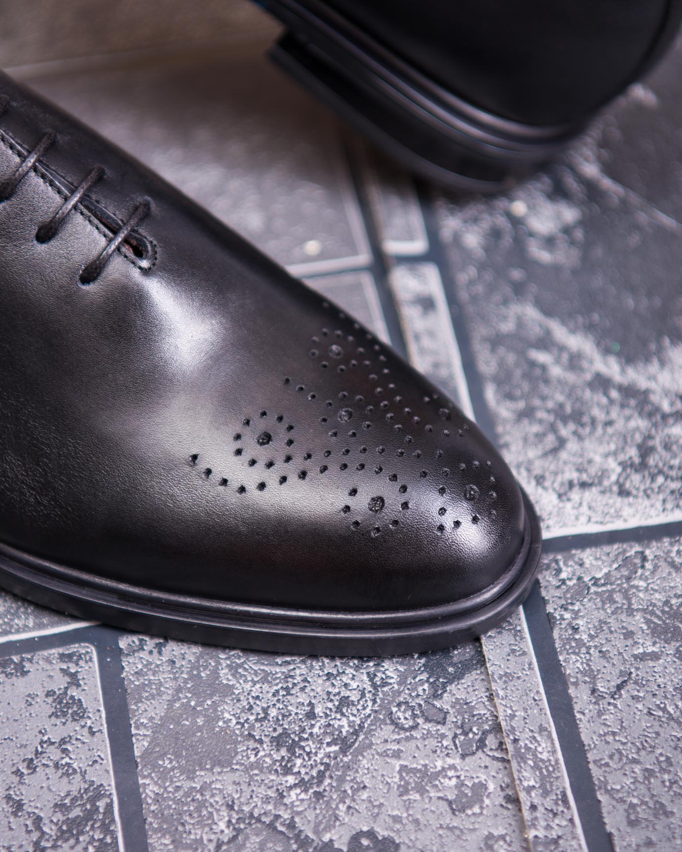 Pantofi de barbati, negri, din piele naturala cu model - P1897 - imagine 2