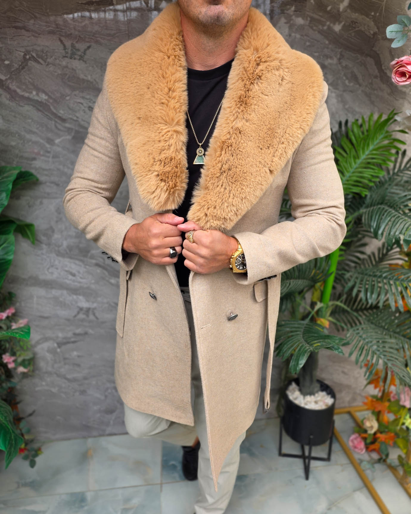 Palton lung bărbătesc bej cu guler din blană crem- PT514 - imagine 4