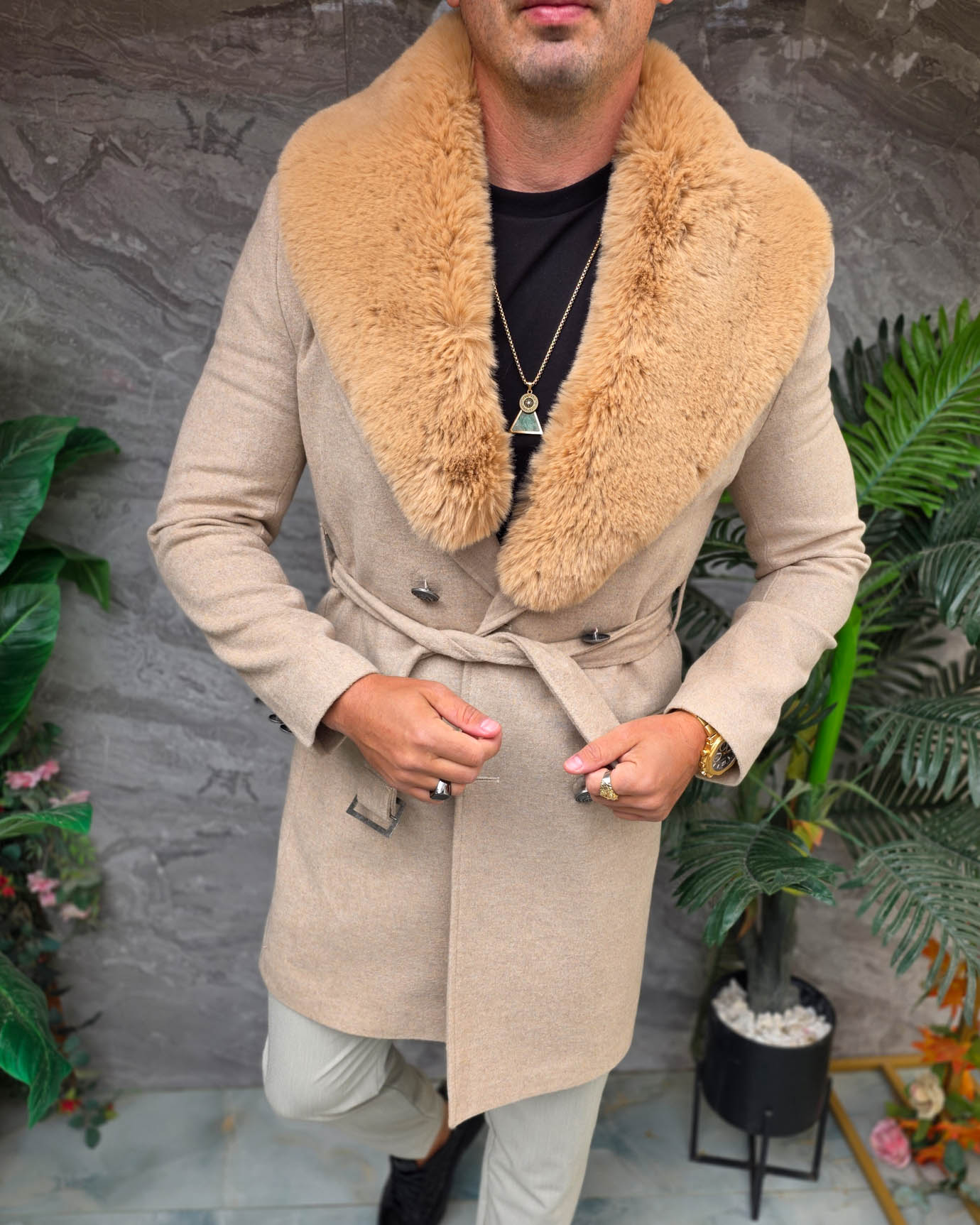 Palton lung bărbătesc bej cu guler din blană crem- PT514 - imagine 5